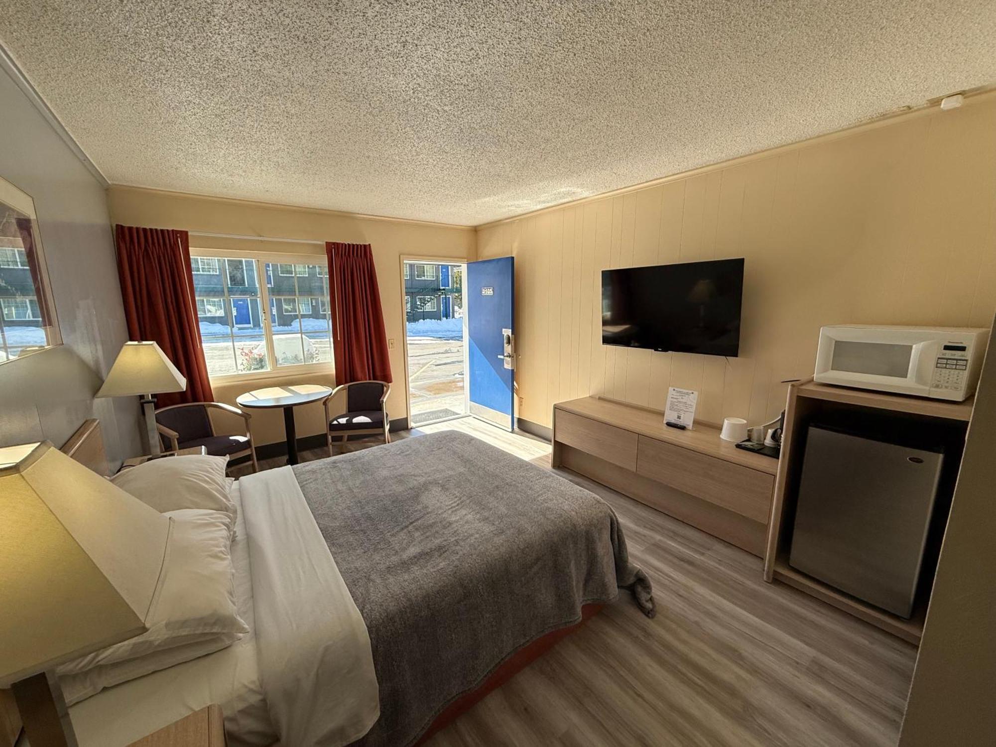 Pine Needles Inn Mount Shasta Extérieur photo