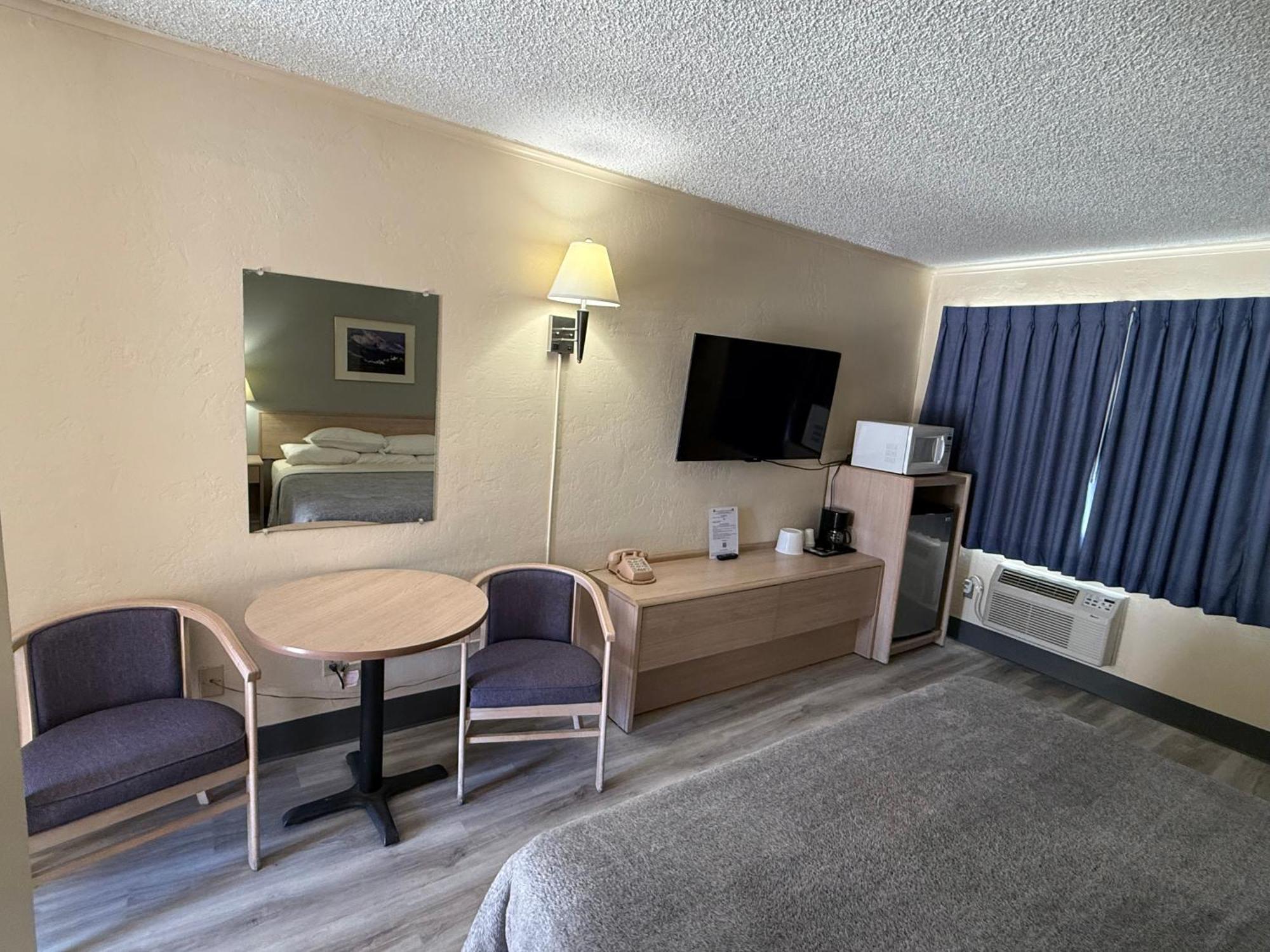 Pine Needles Inn Mount Shasta Extérieur photo
